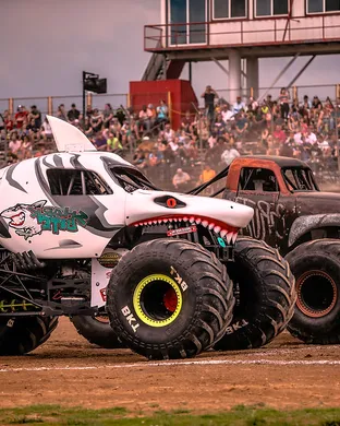 2x Monster Trucks Elkhorn